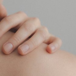 Cum să previi alergiile sezoniere în mod natural