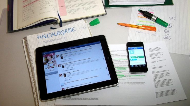 conținut de pe rețelele sociale